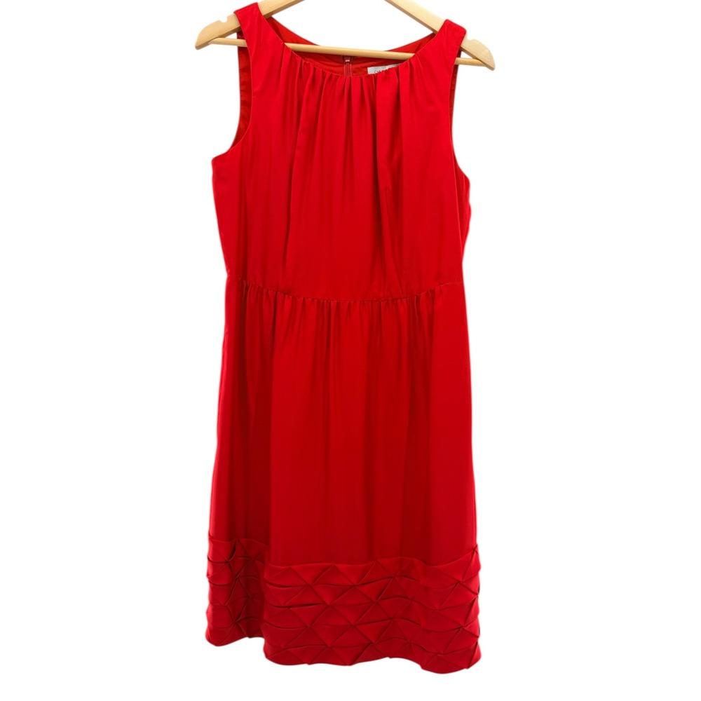 Carmen Marc Valvo Red 100% Silk Sleeveless Cocktail Dress Size 10 Textured‎ Hem
